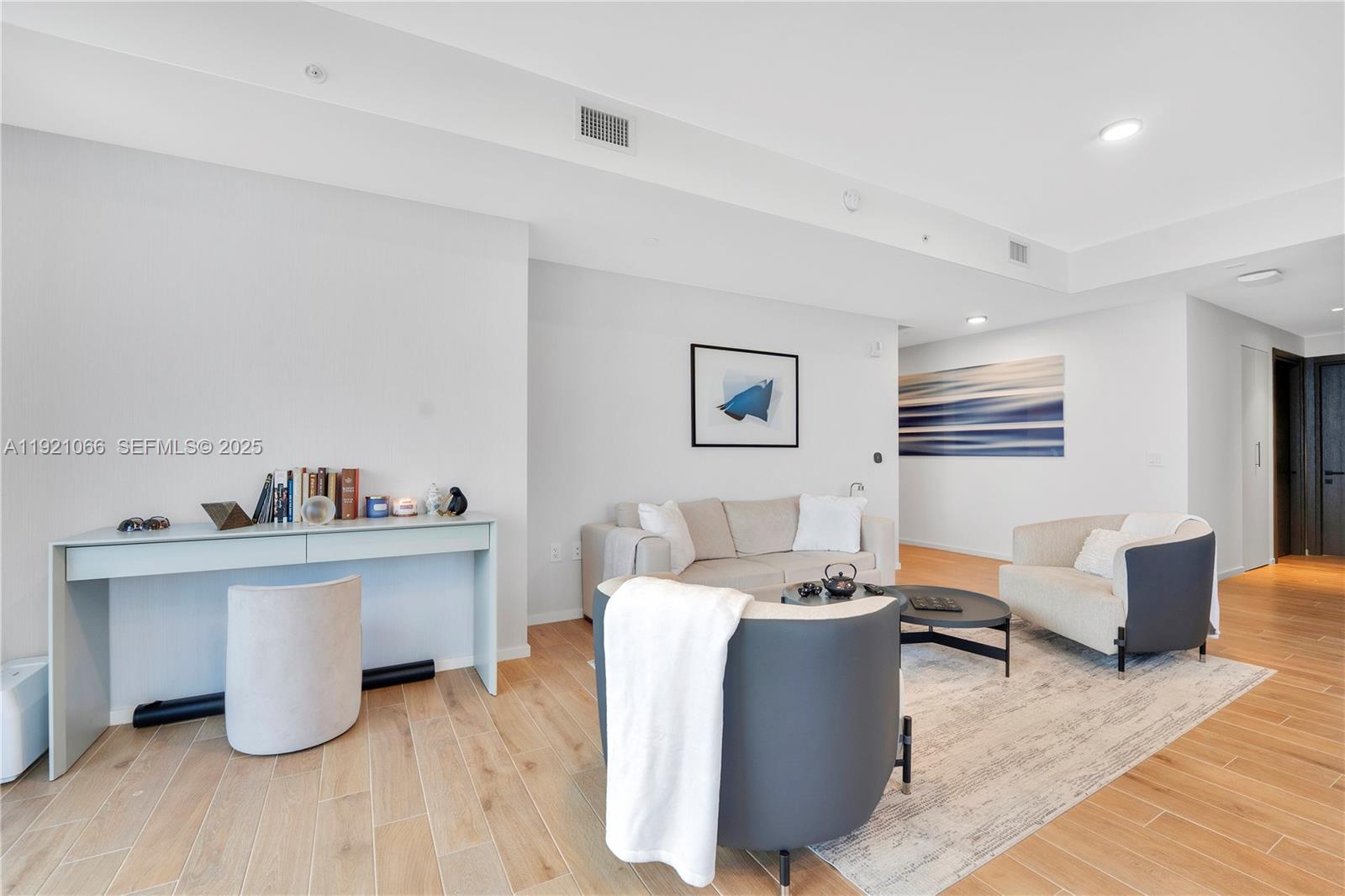 398 NE 5th St # 3709