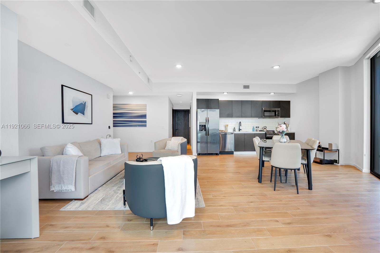 398 NE 5th St # 3709