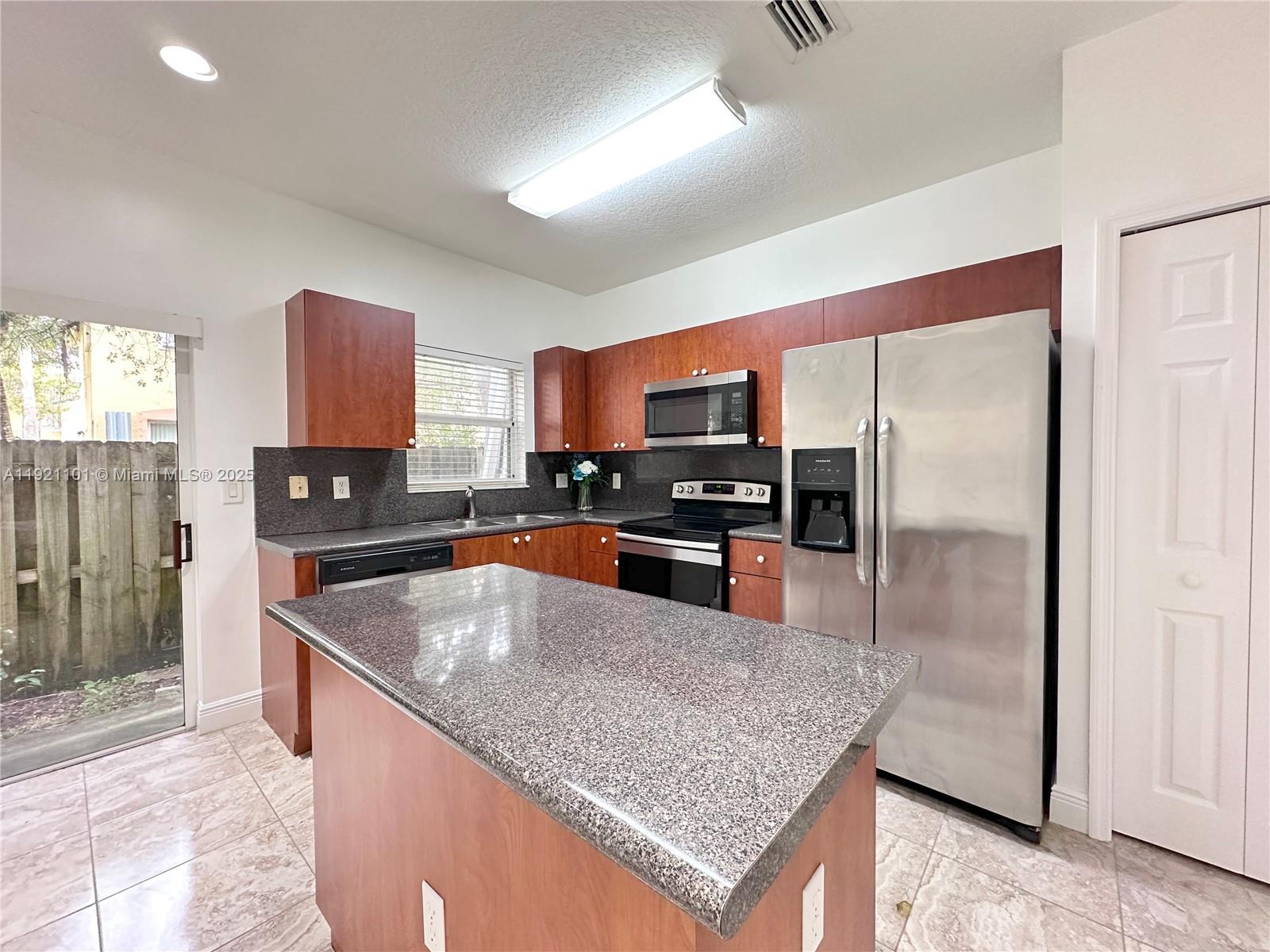 2905 SE 15th Ter # 0