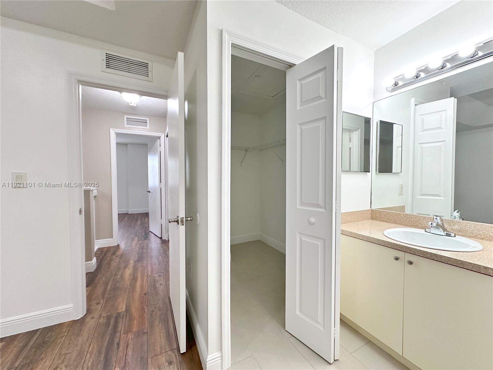 2905 SE 15th Ter # 0