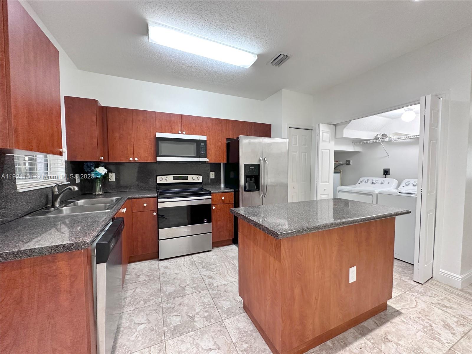 2905 SE 15th Ter # 0