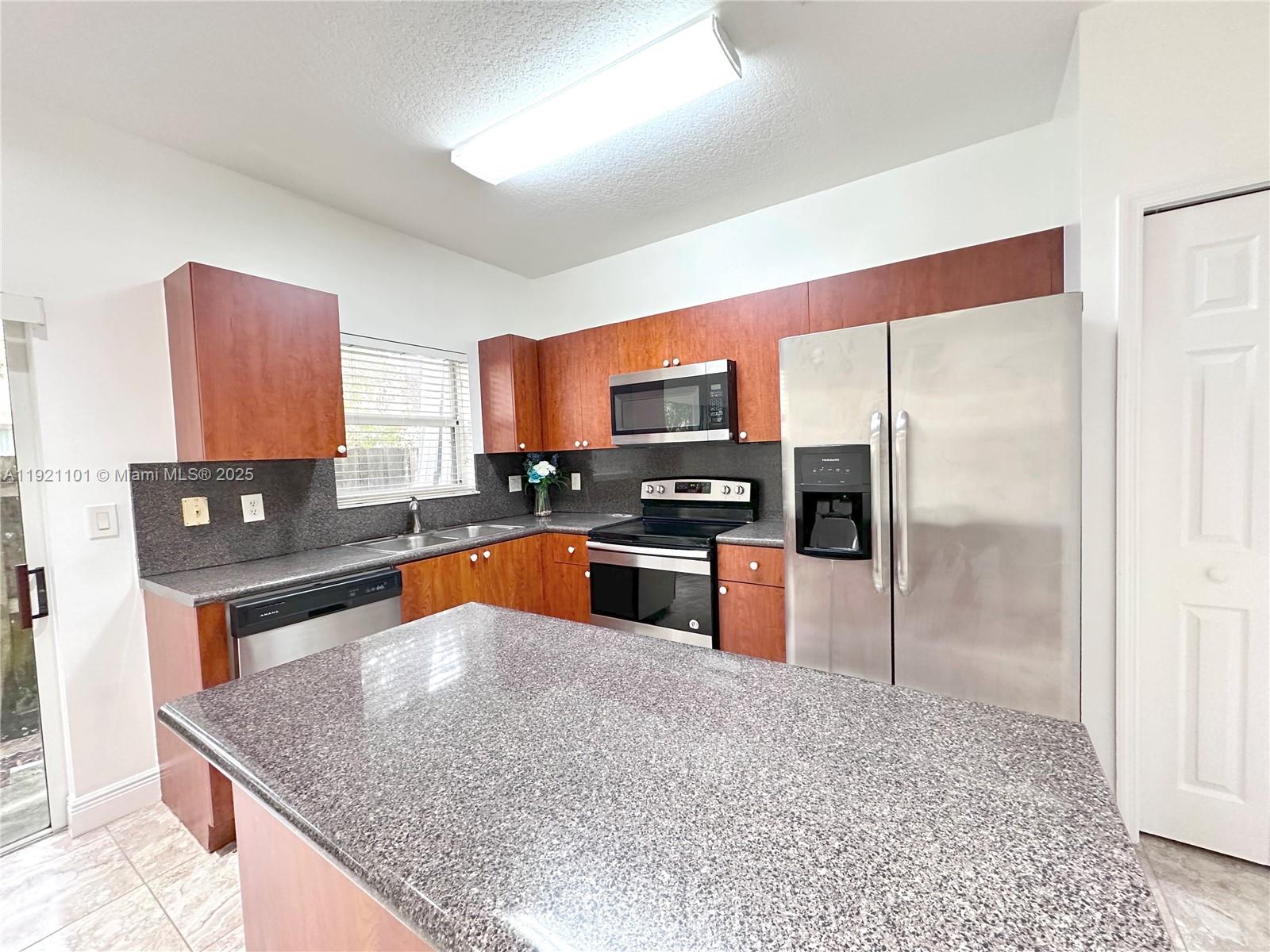 2905 SE 15th Ter # 0