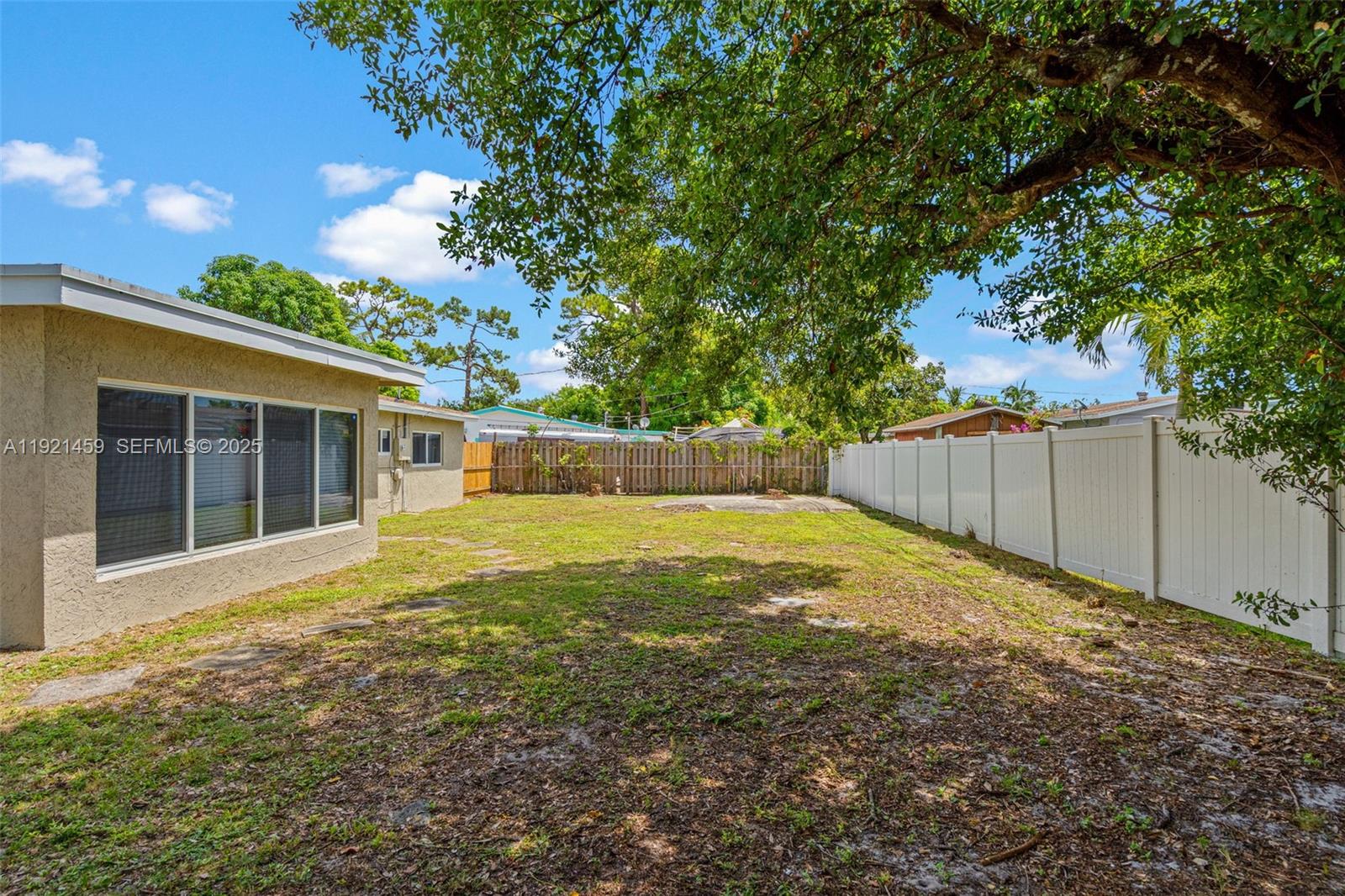 3220 NW 4th Ct