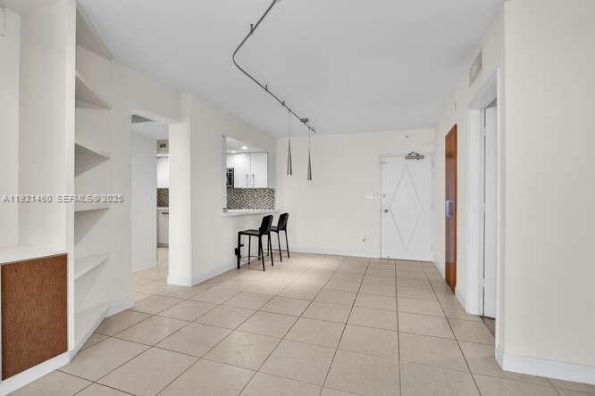 5600 Collins Ave # 4H