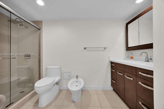 5600 Collins Ave # 4H