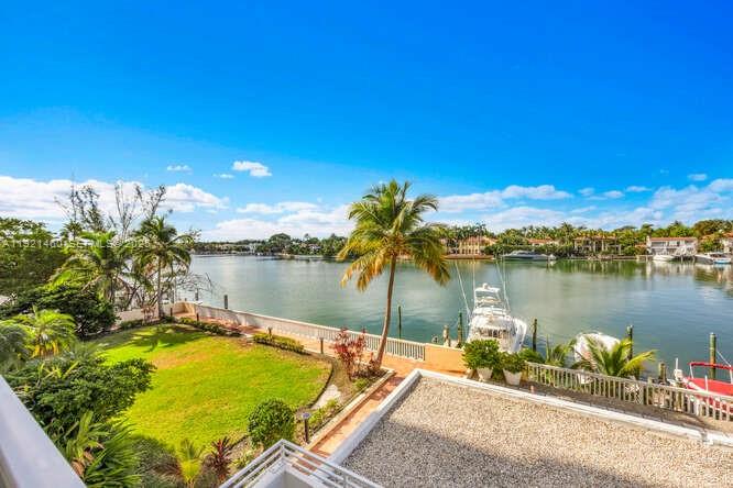 5600 Collins Ave # 4H