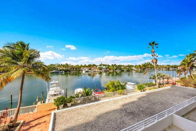 5600 Collins Ave # 4H