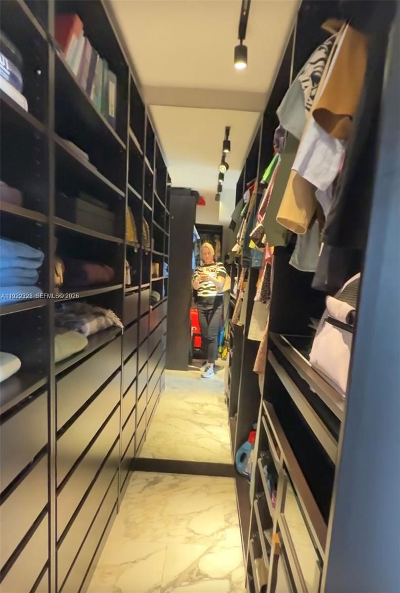 20379 W Country Club Dr # 2333