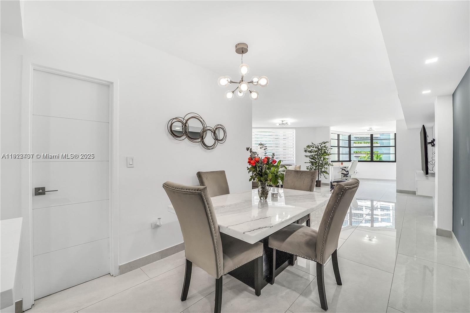 999 Brickell Bay Dr # 711