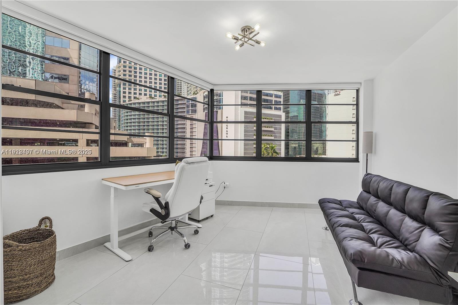 999 Brickell Bay Dr # 711