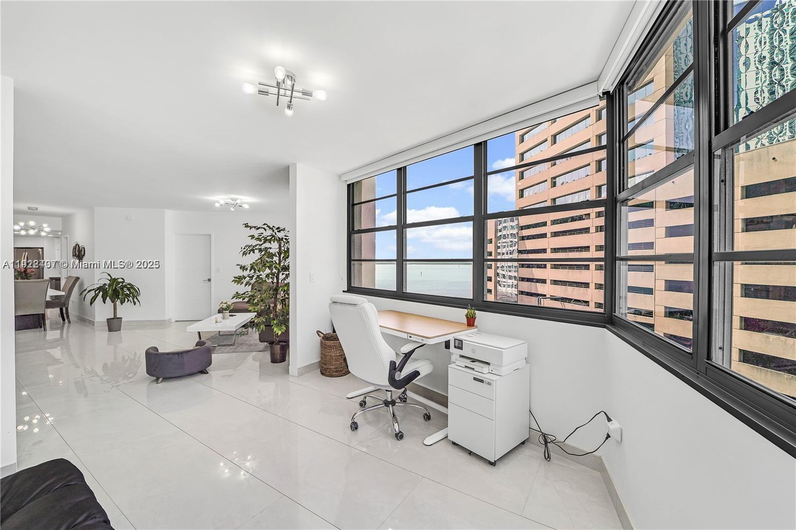 999 Brickell Bay Dr # 711