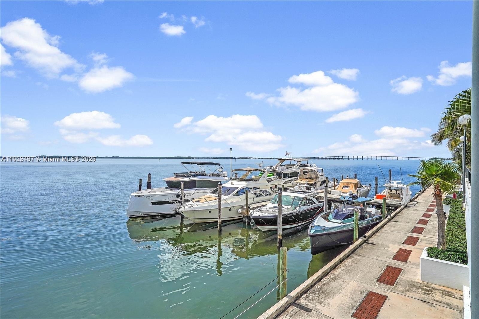 999 Brickell Bay Dr # 711