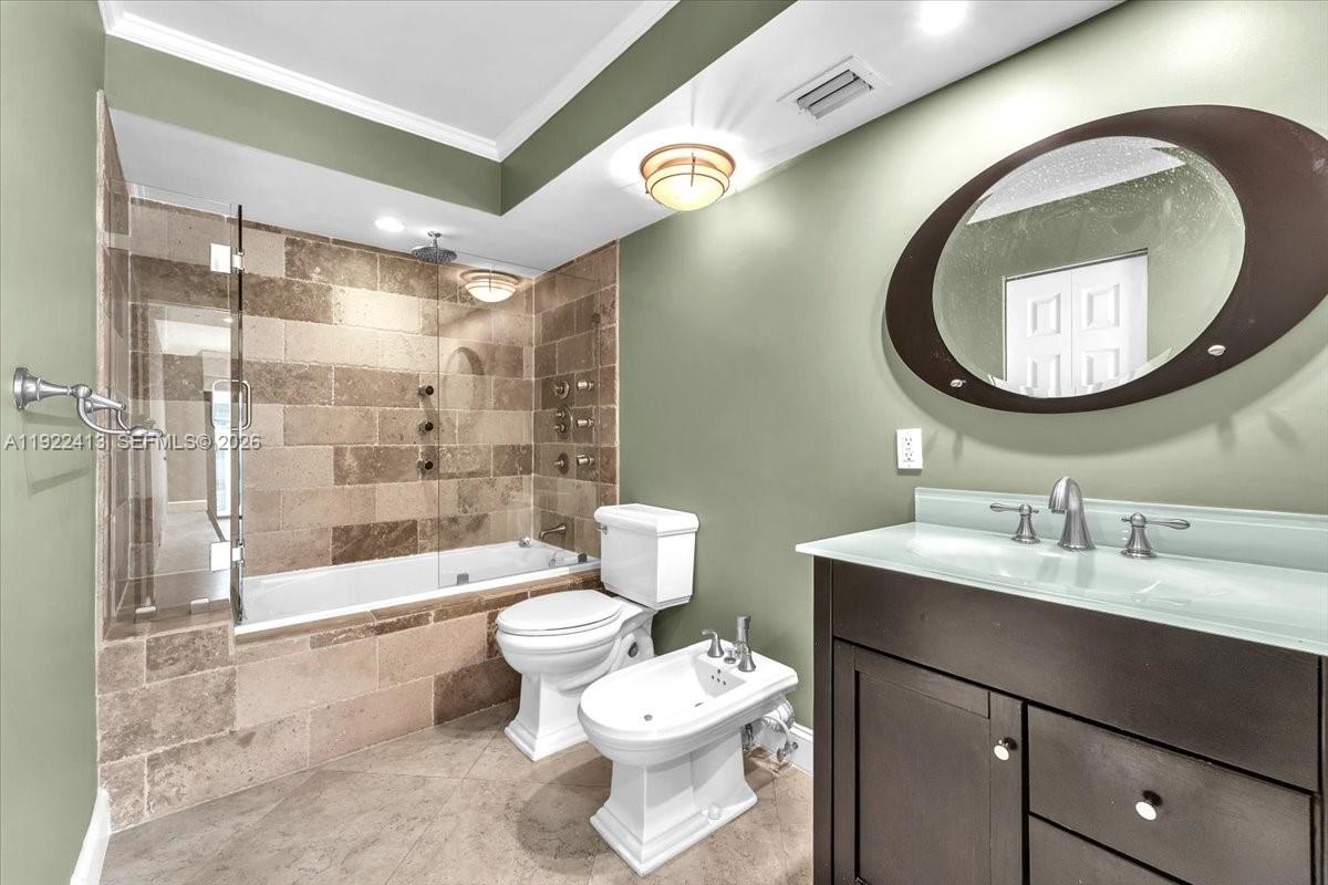 2401 Collins Ave # 1807