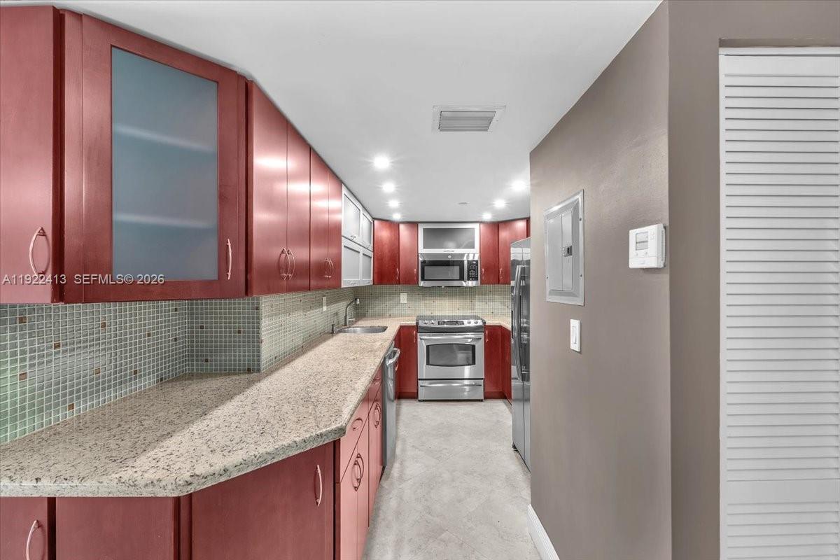 2401 Collins Ave # 1807