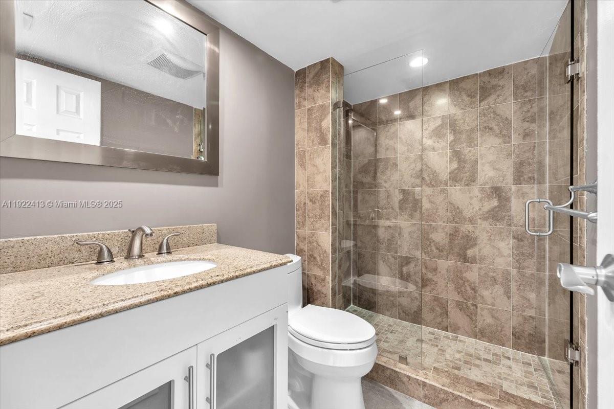 2401 Collins Ave # 1807