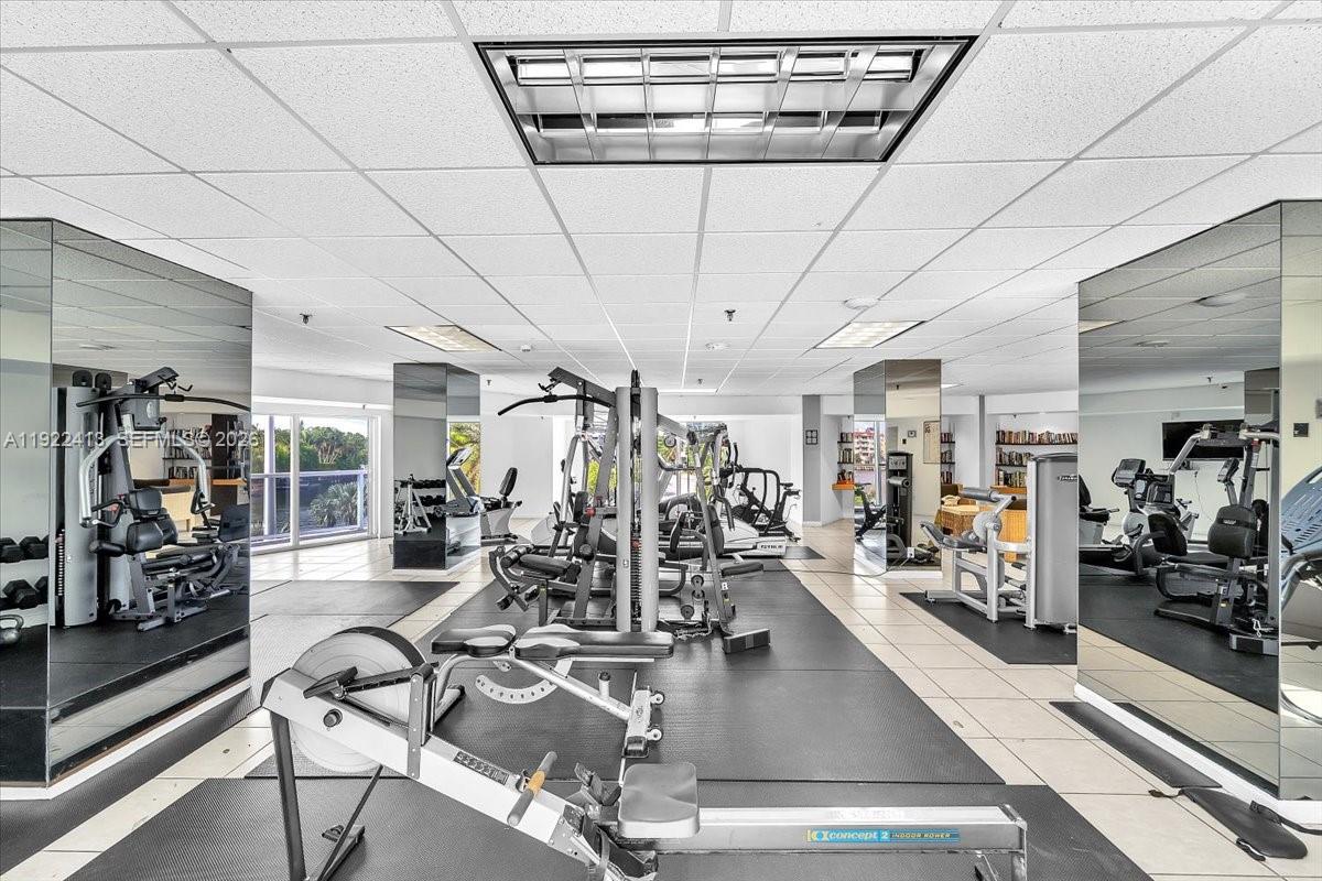 2401 Collins Ave # 1807