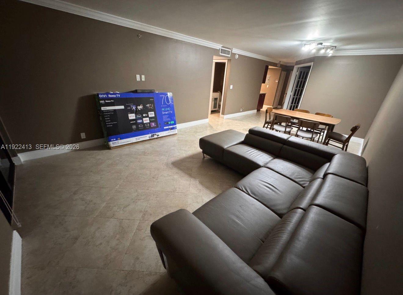 2401 Collins Ave # 1807