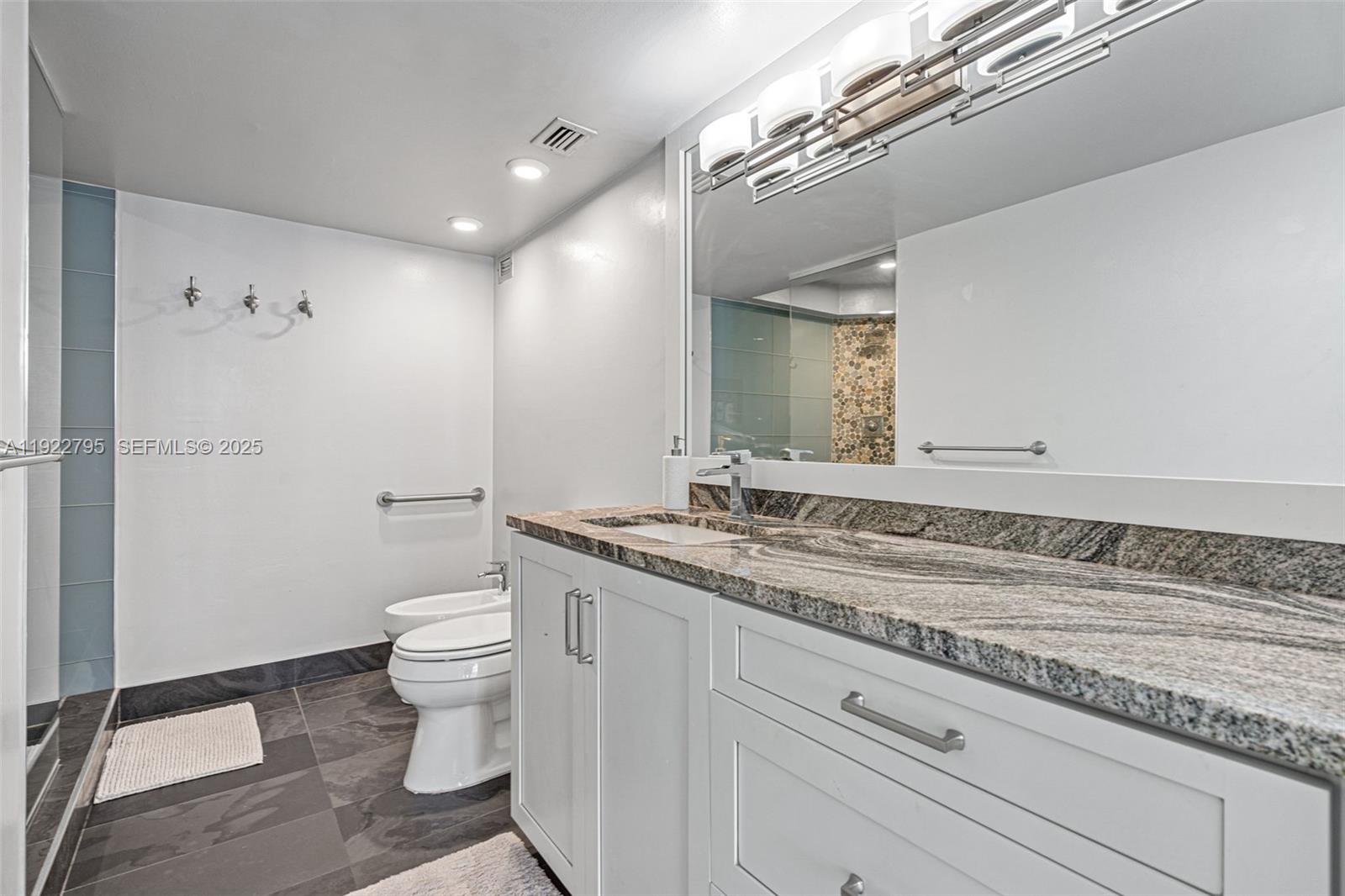 1865 Brickell Ave # A1013