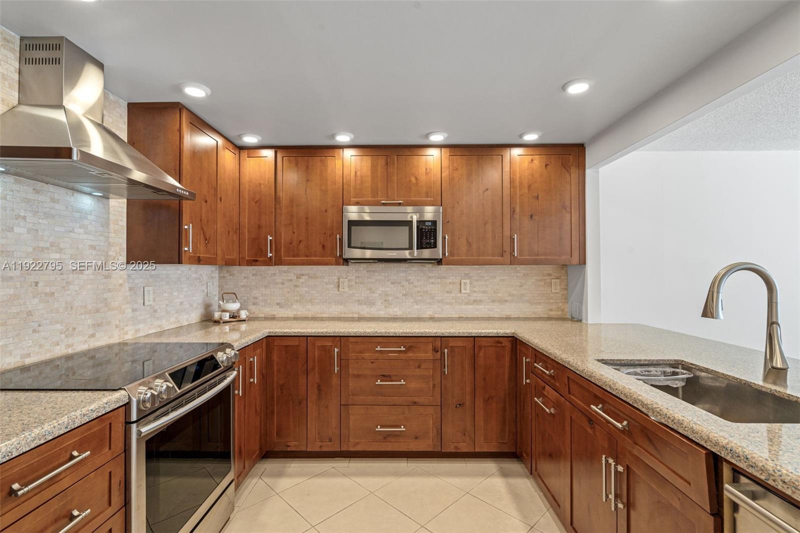 1865 Brickell Ave # A1013