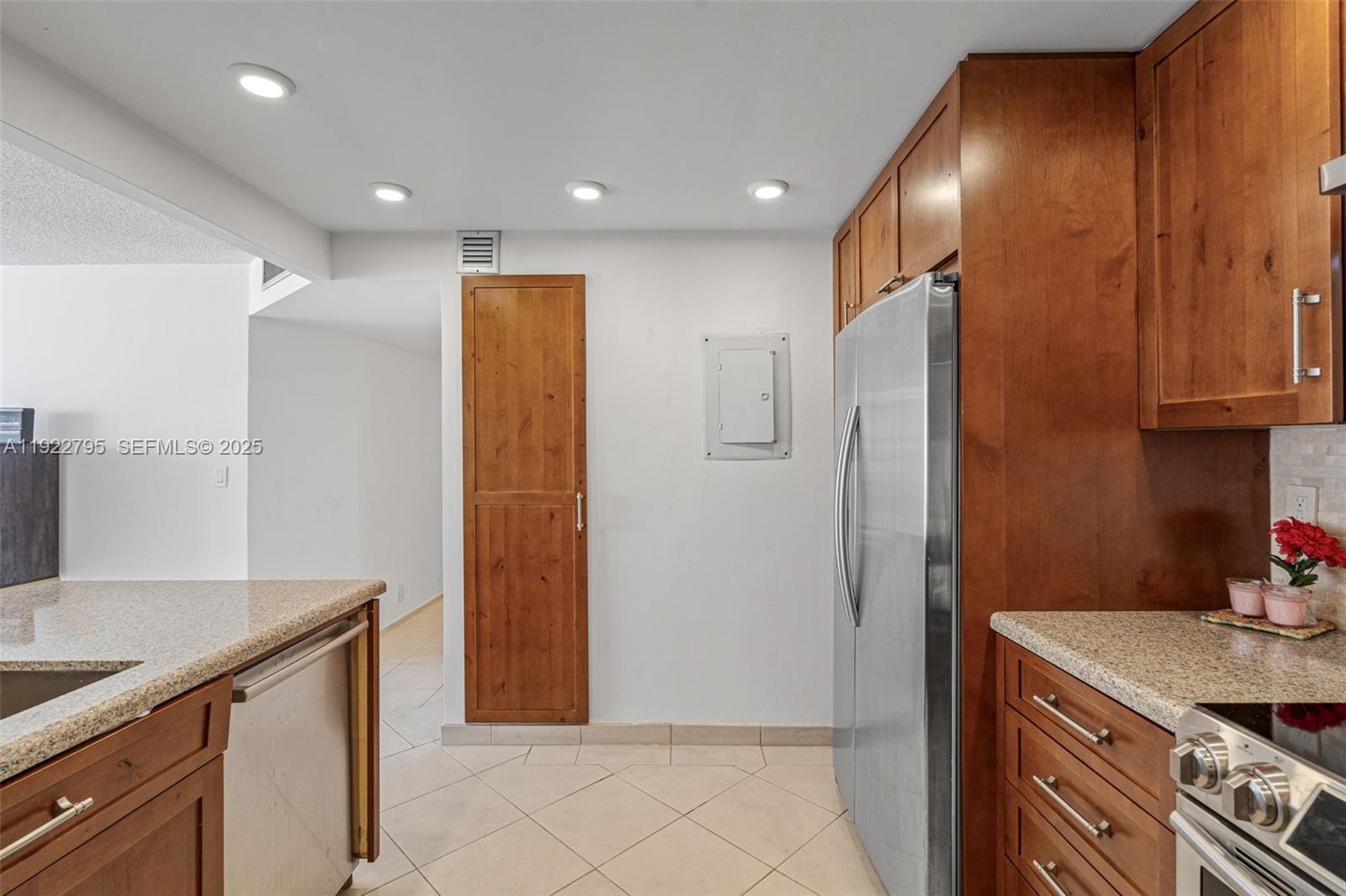 1865 Brickell Ave # A1013