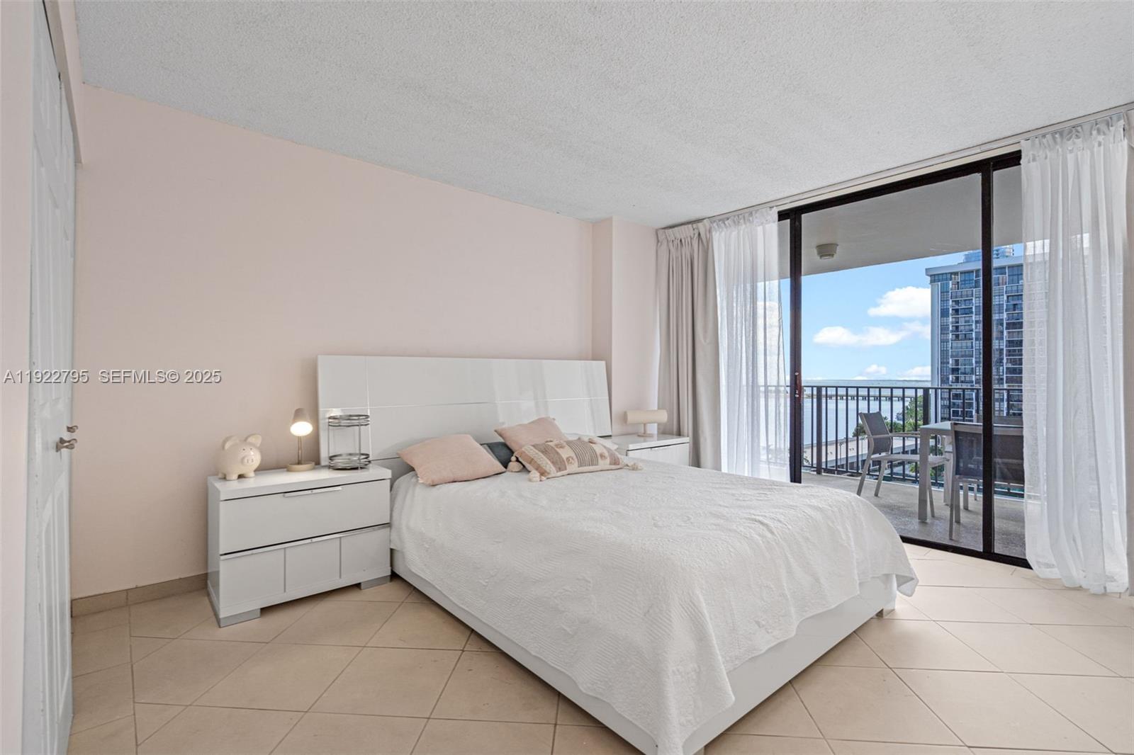 1865 Brickell Ave # A1013