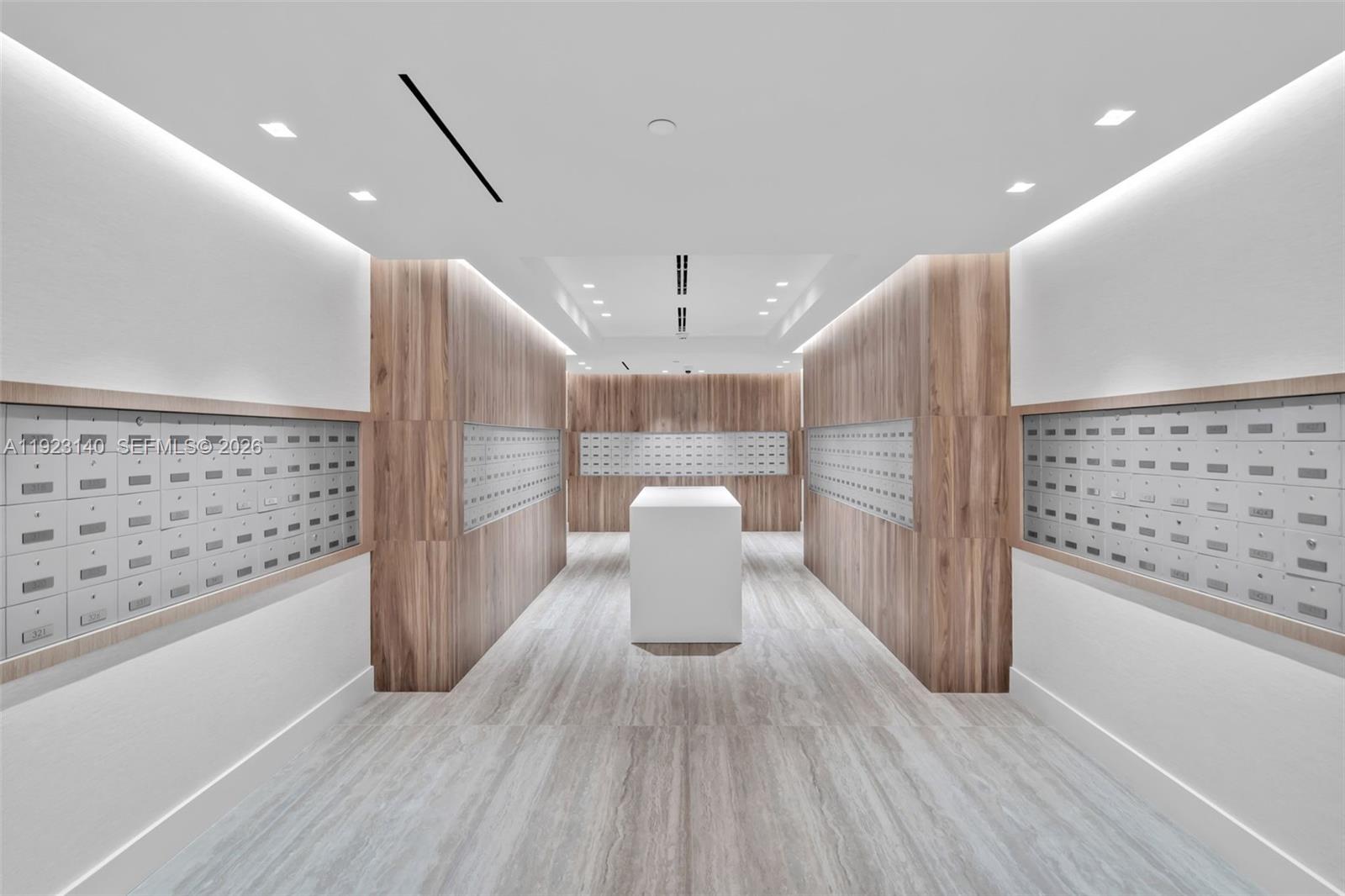 2301 Collins Ave # 621