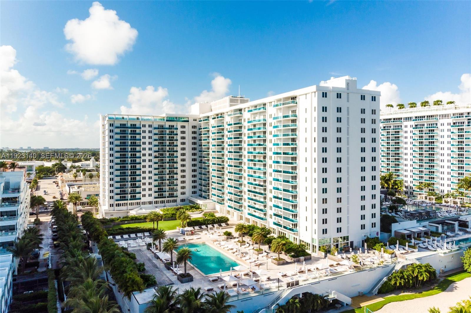 2301 Collins Ave # 621