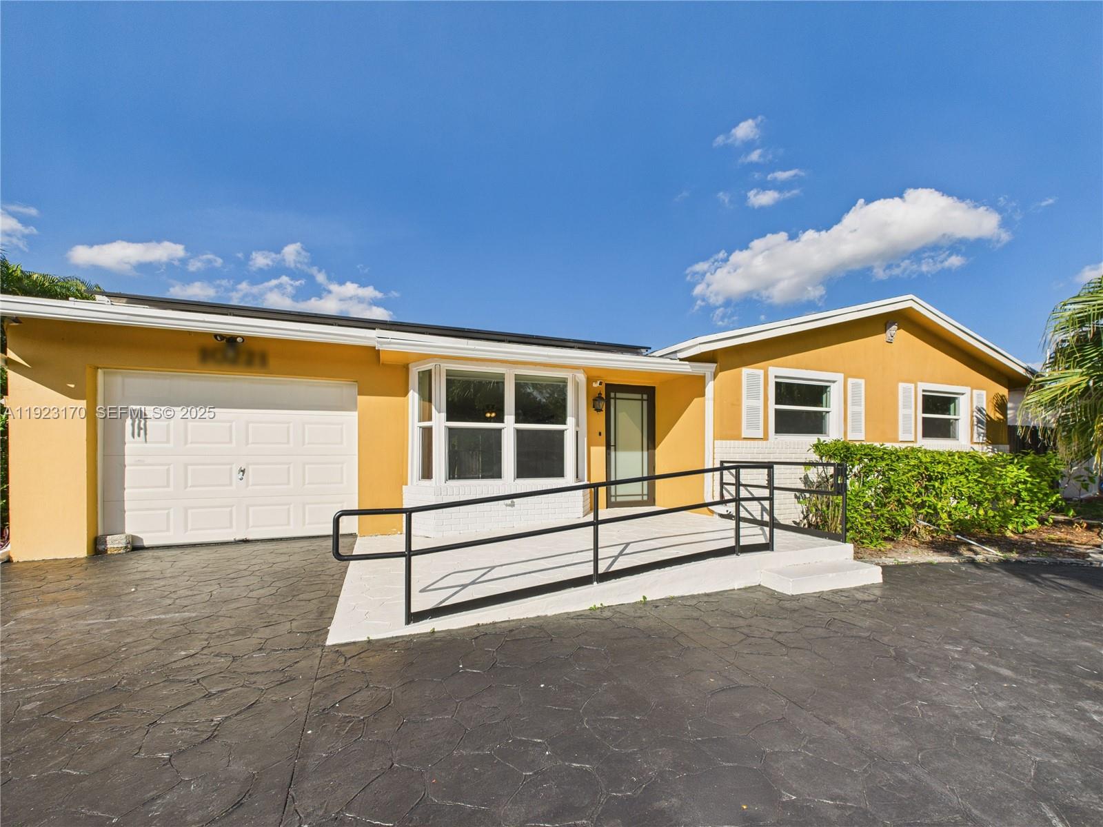 10221 SW 50th Ct