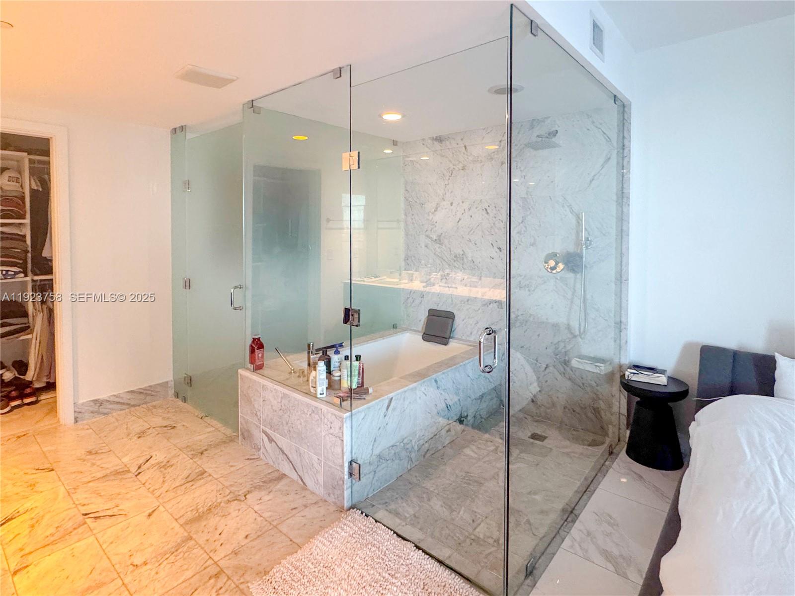 3131 NE 7th Ave # 2702