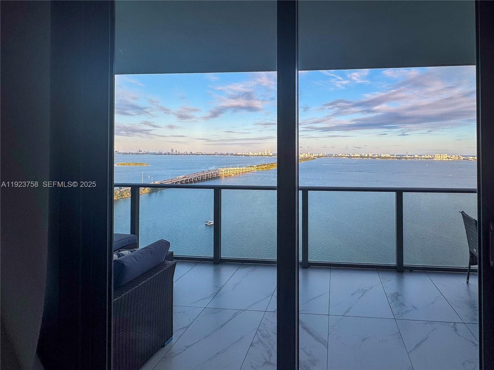 3131 NE 7th Ave # 2702