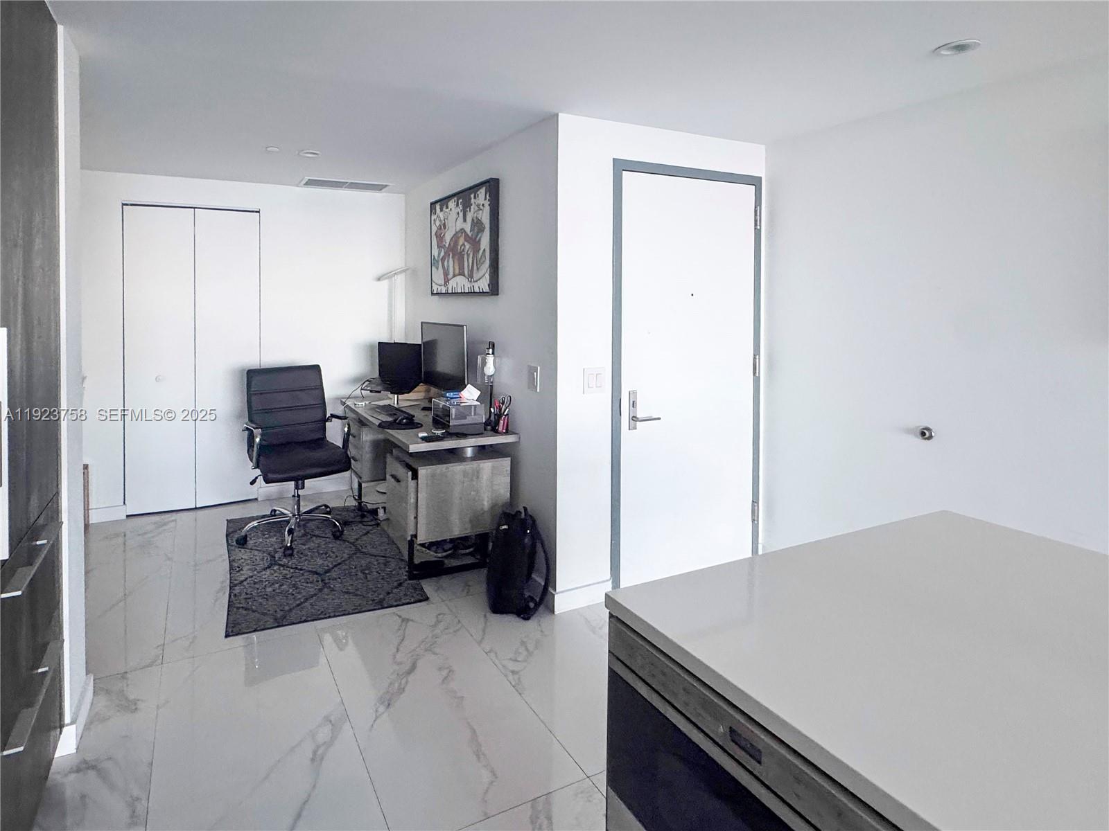 3131 NE 7th Ave # 2702