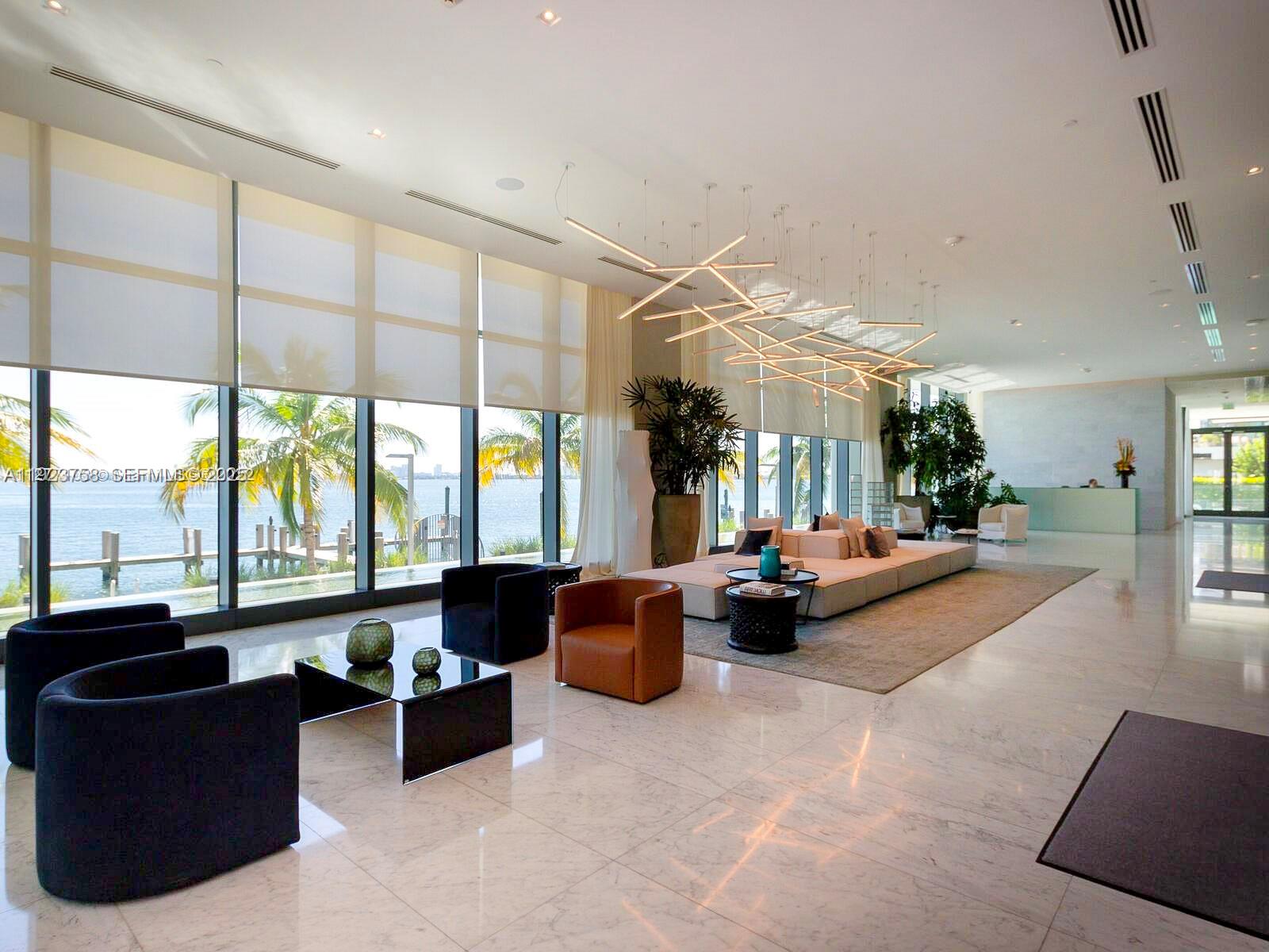 3131 NE 7th Ave # 2702