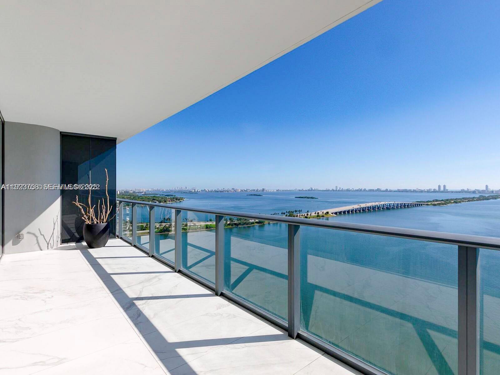 3131 NE 7th Ave # 2702