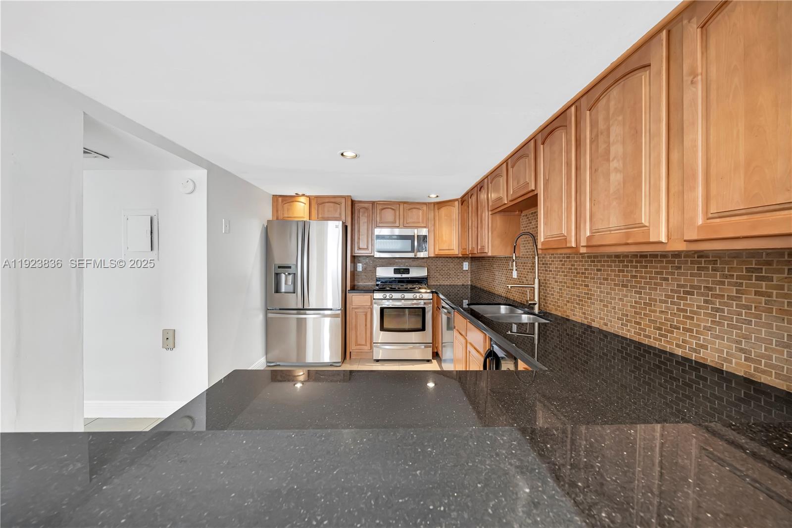 6864 SW 114th Pl # G61