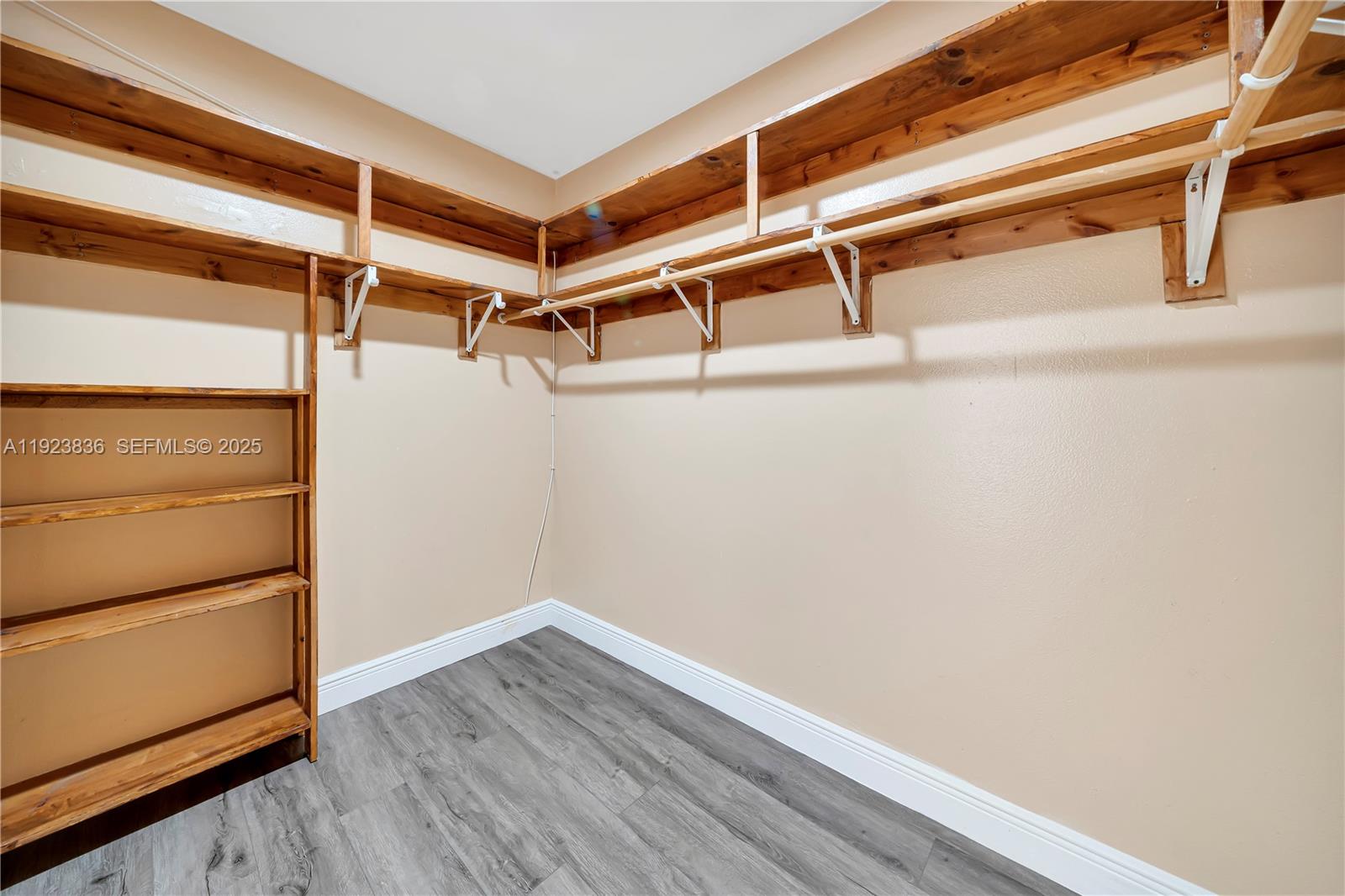 6864 SW 114th Pl # G61