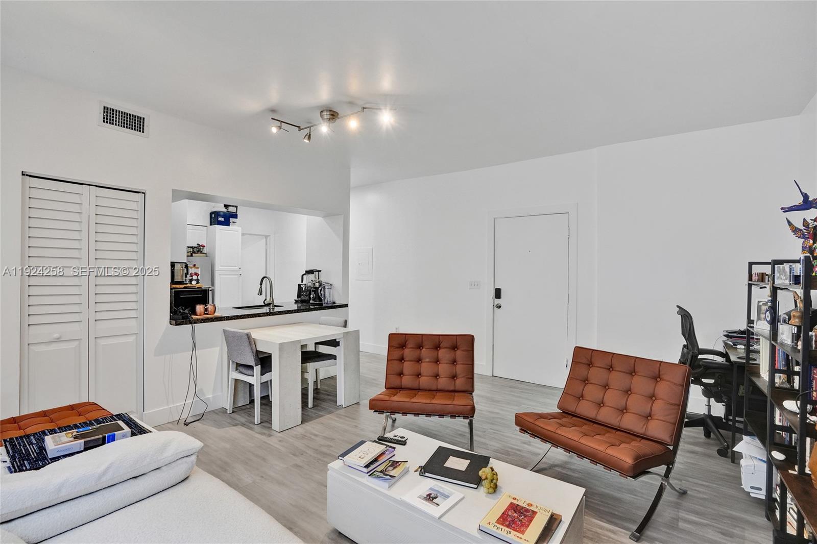 1200 Euclid Ave # 108