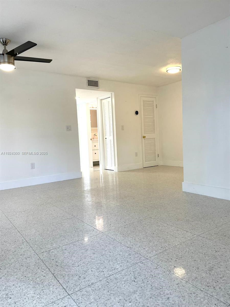 6424 Collins Ave # 204