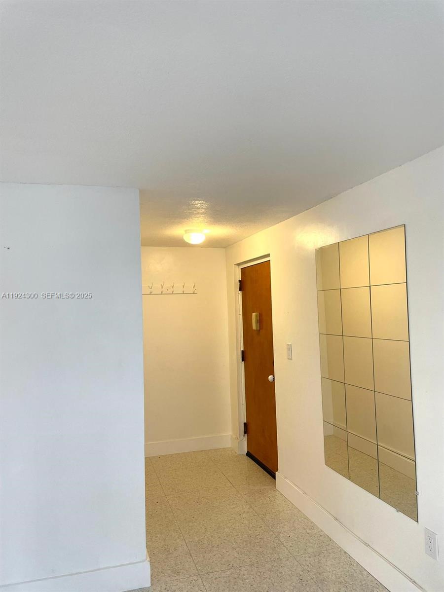 6424 Collins Ave # 204