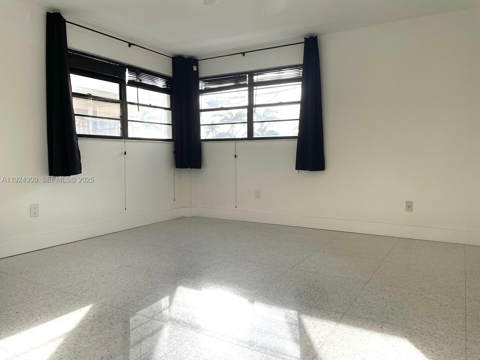 6424 Collins Ave # 204