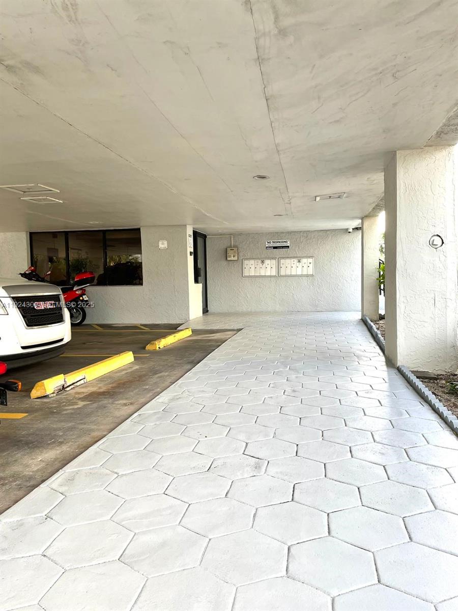 6424 Collins Ave # 204