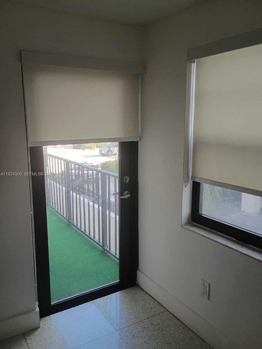 6424 Collins Ave # 204