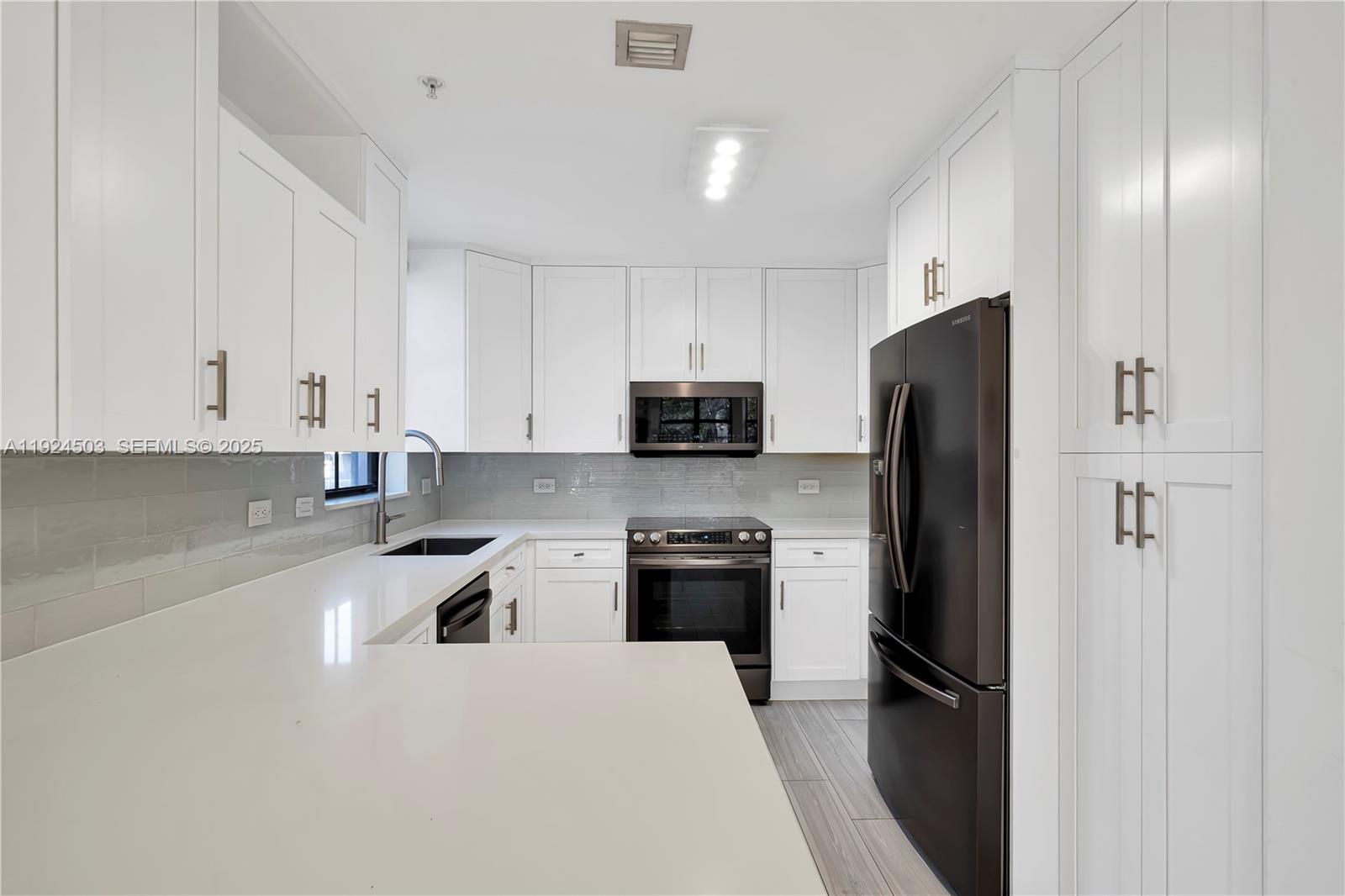 1650 Galiano St Unit: TH15