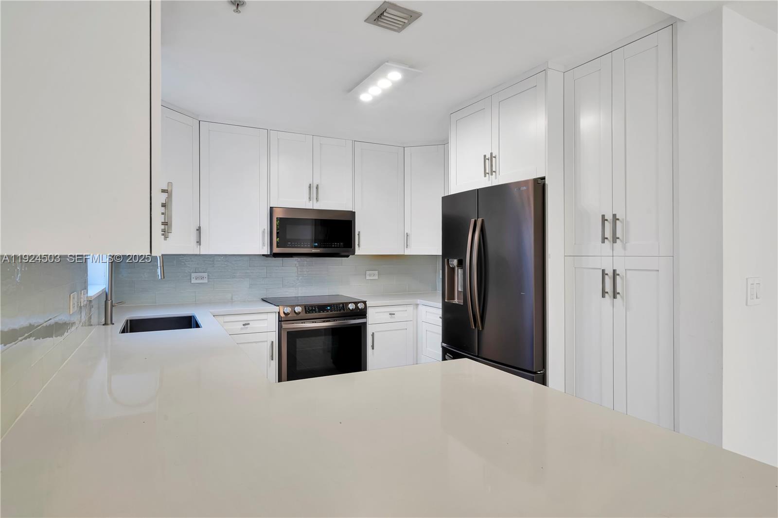 1650 Galiano St Unit: TH15