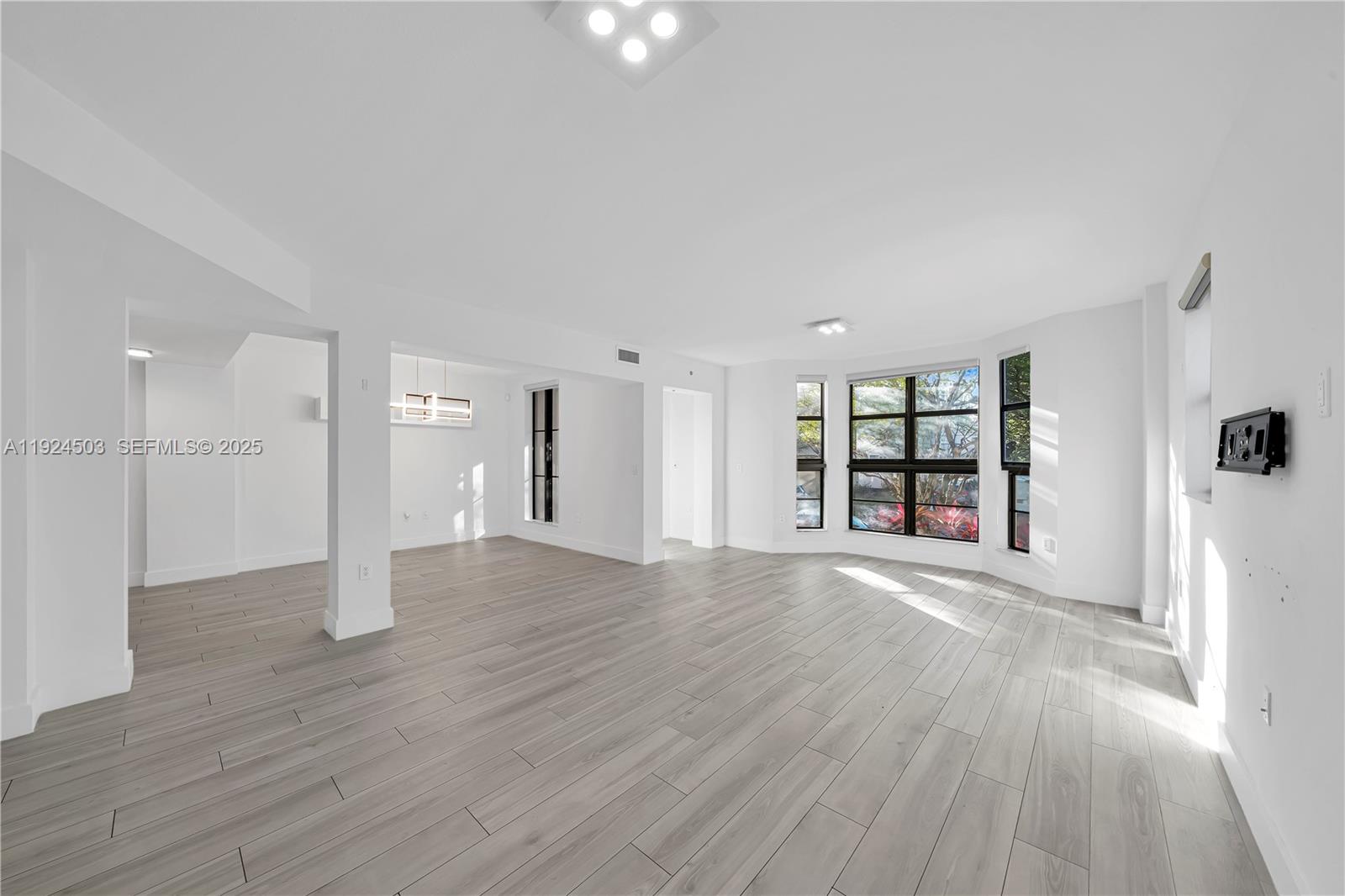 1650 Galiano St Unit: TH15