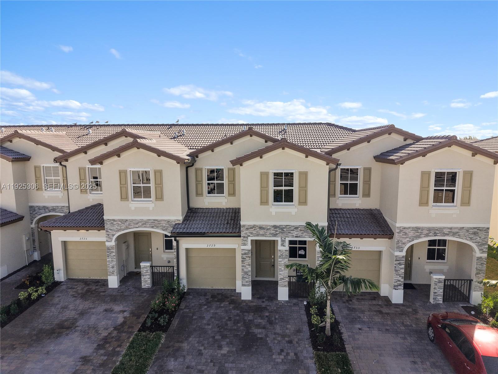 2729 SE 25th Ave