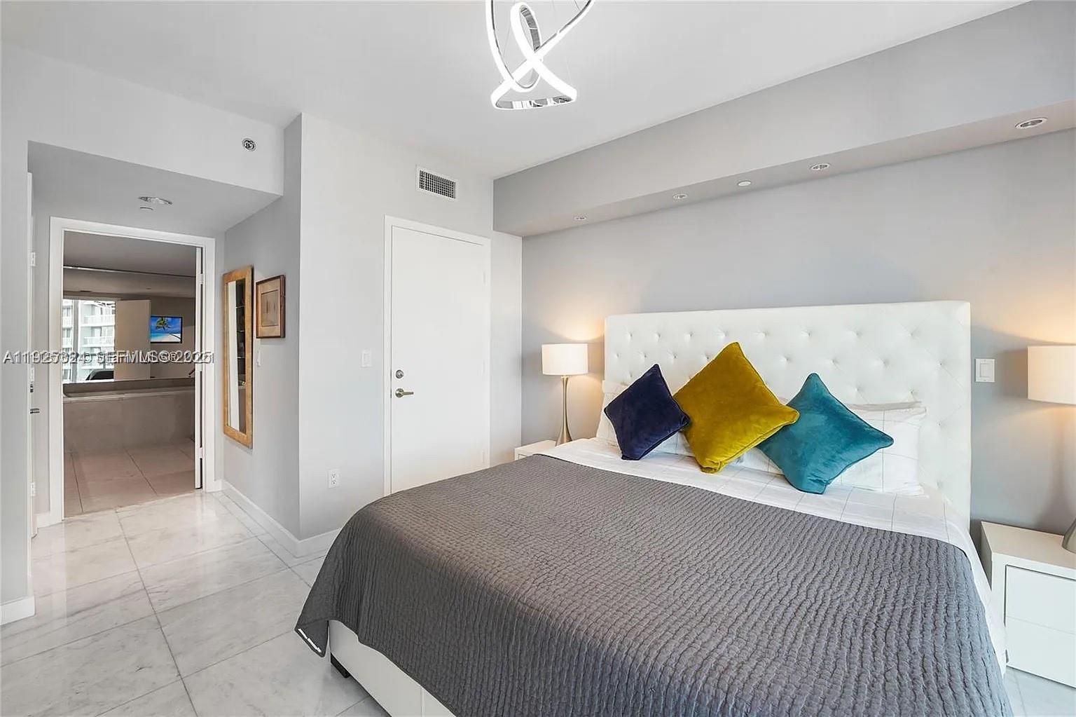 495 Brickell Ave # 3304