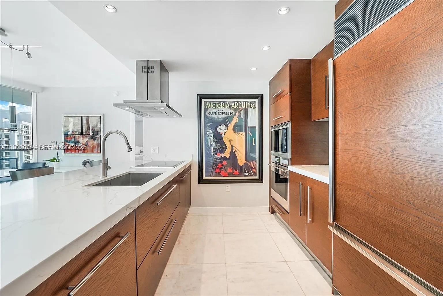 495 Brickell Ave # 3304