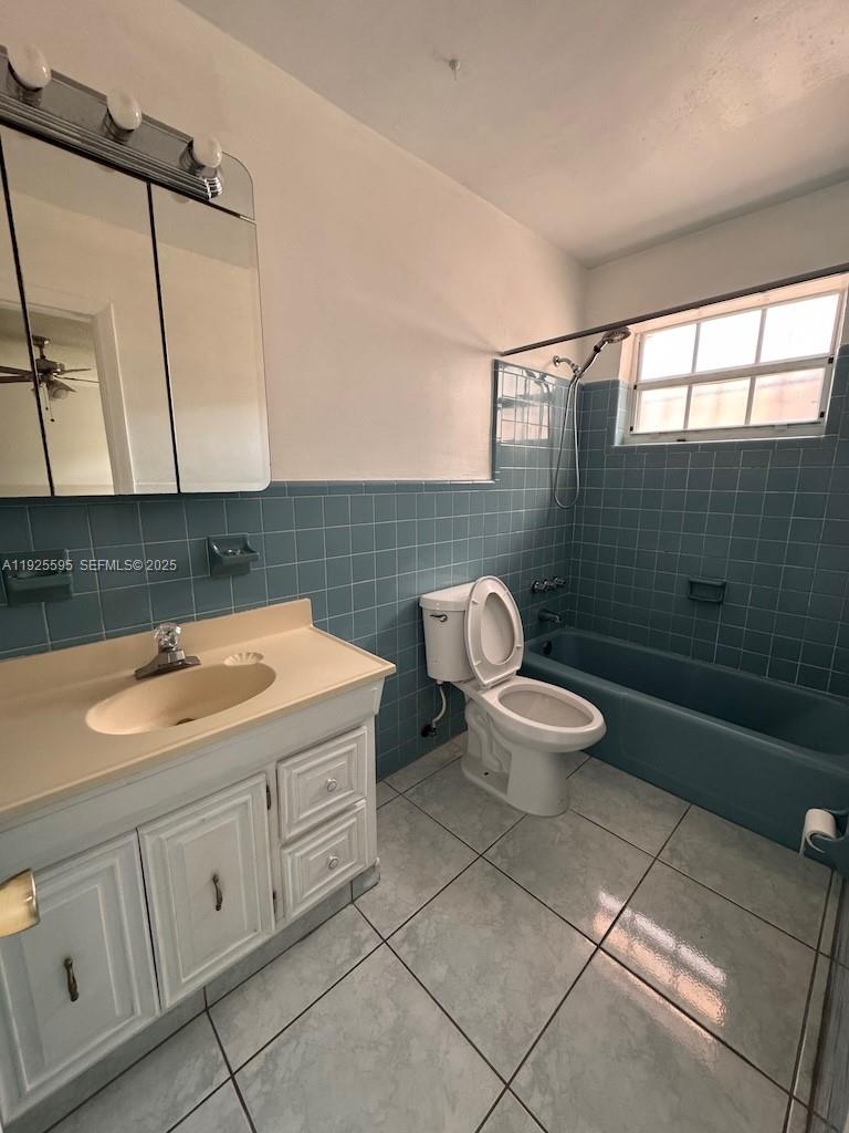 2712 NW 23rd Ave # 2712