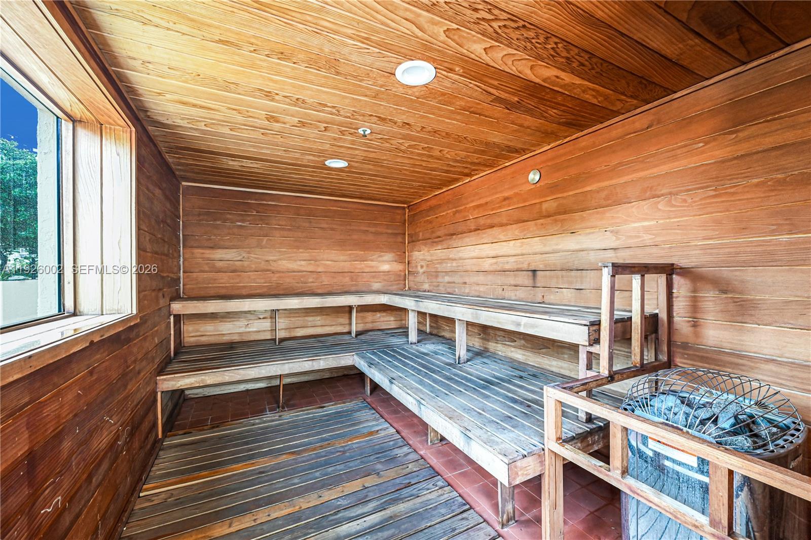 2475 Brickell Ave # 703