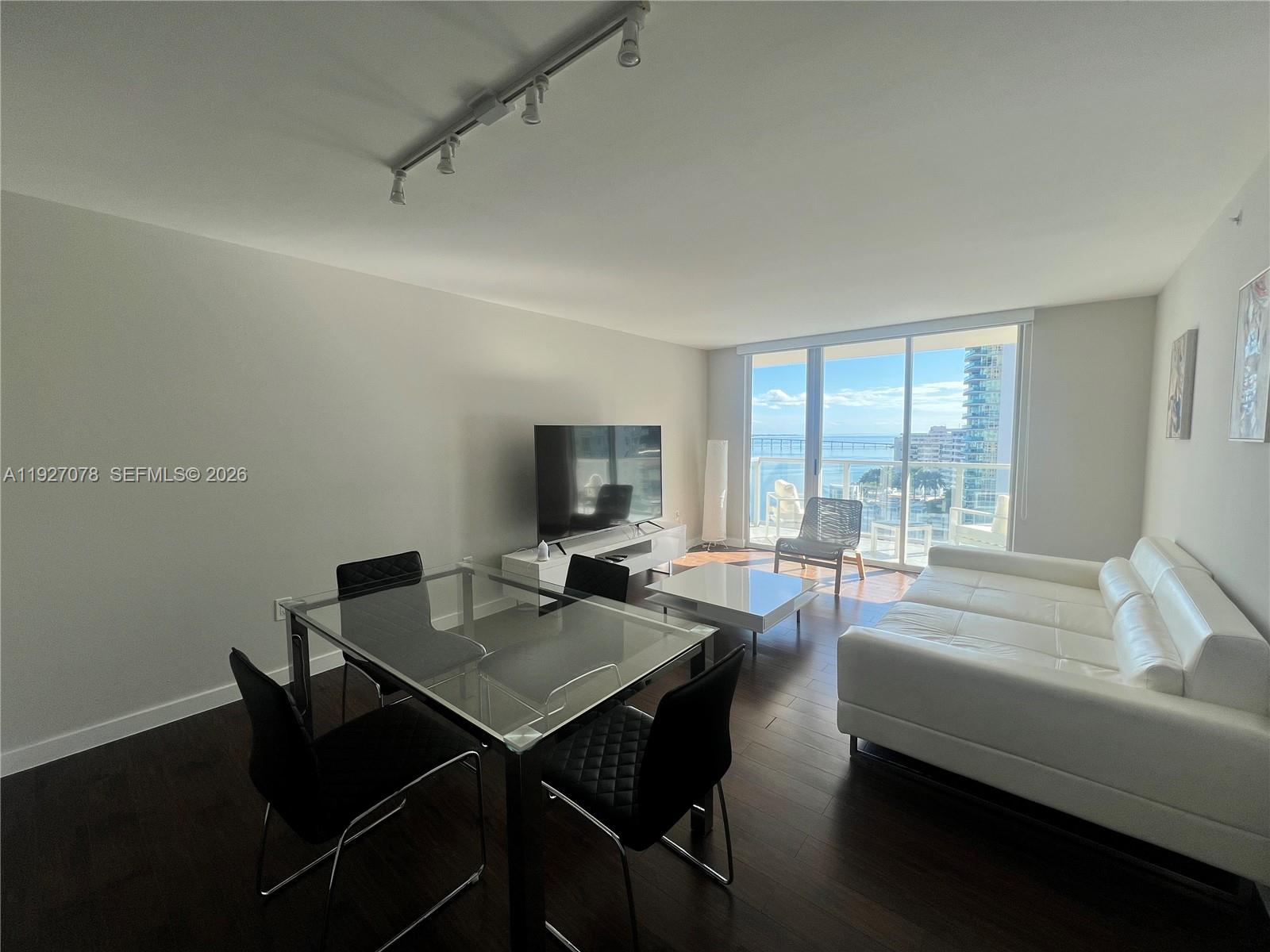 1155 Brickell Bay Dr # 1607